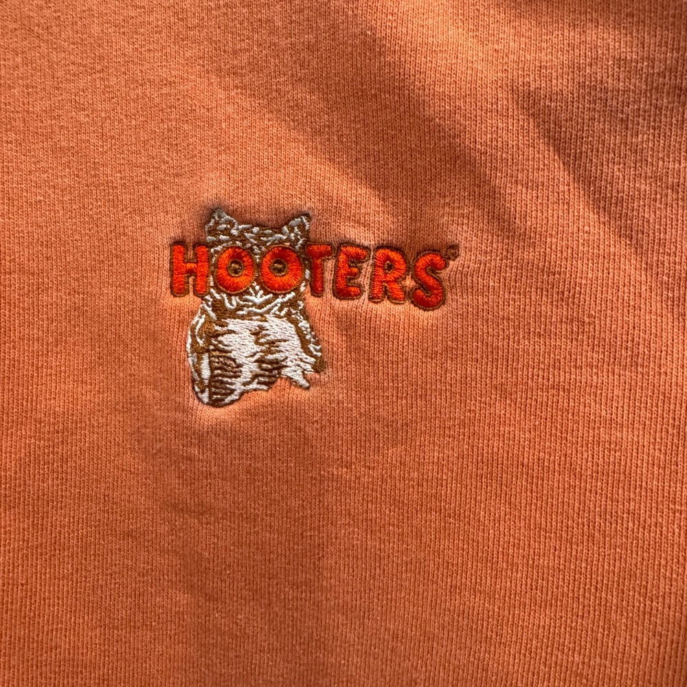 90s Vintage Hooters sweatshirt